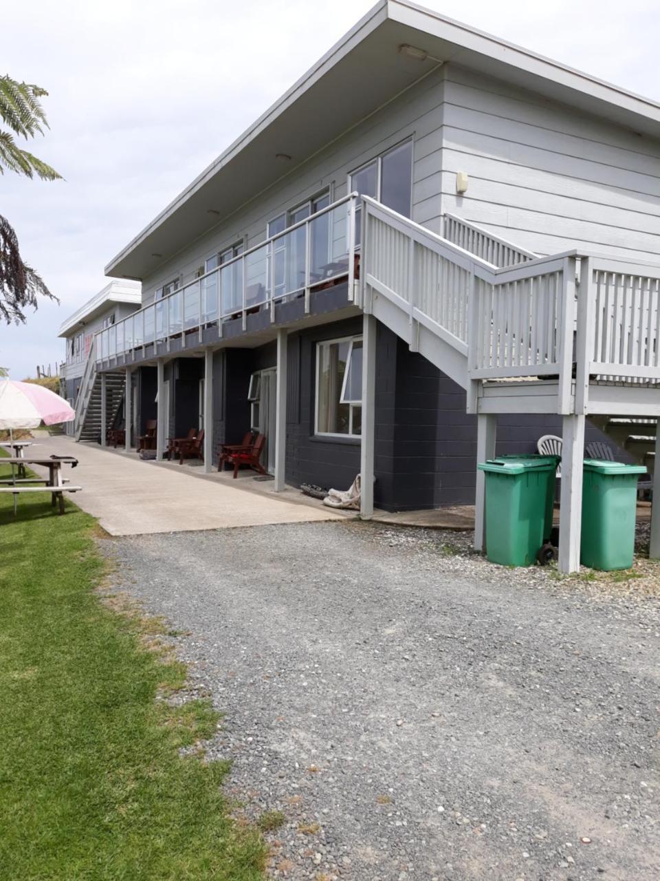 Mokau Motels Exterior photo