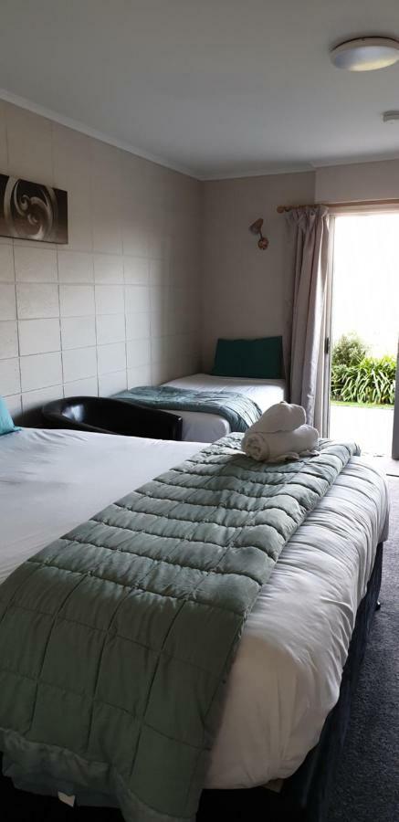 Mokau Motels Exterior photo